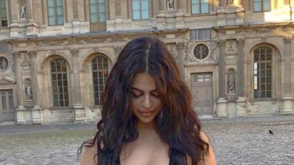 They Stopped This Blogger From Entering The Louvre Because Of What She Was Wearing