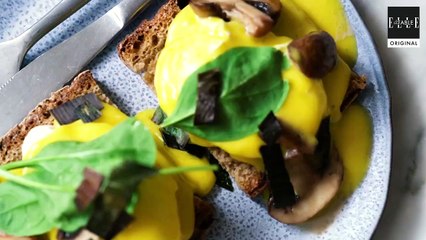 Cooking with : Les oeufs Benedict de Carrie Solomon
