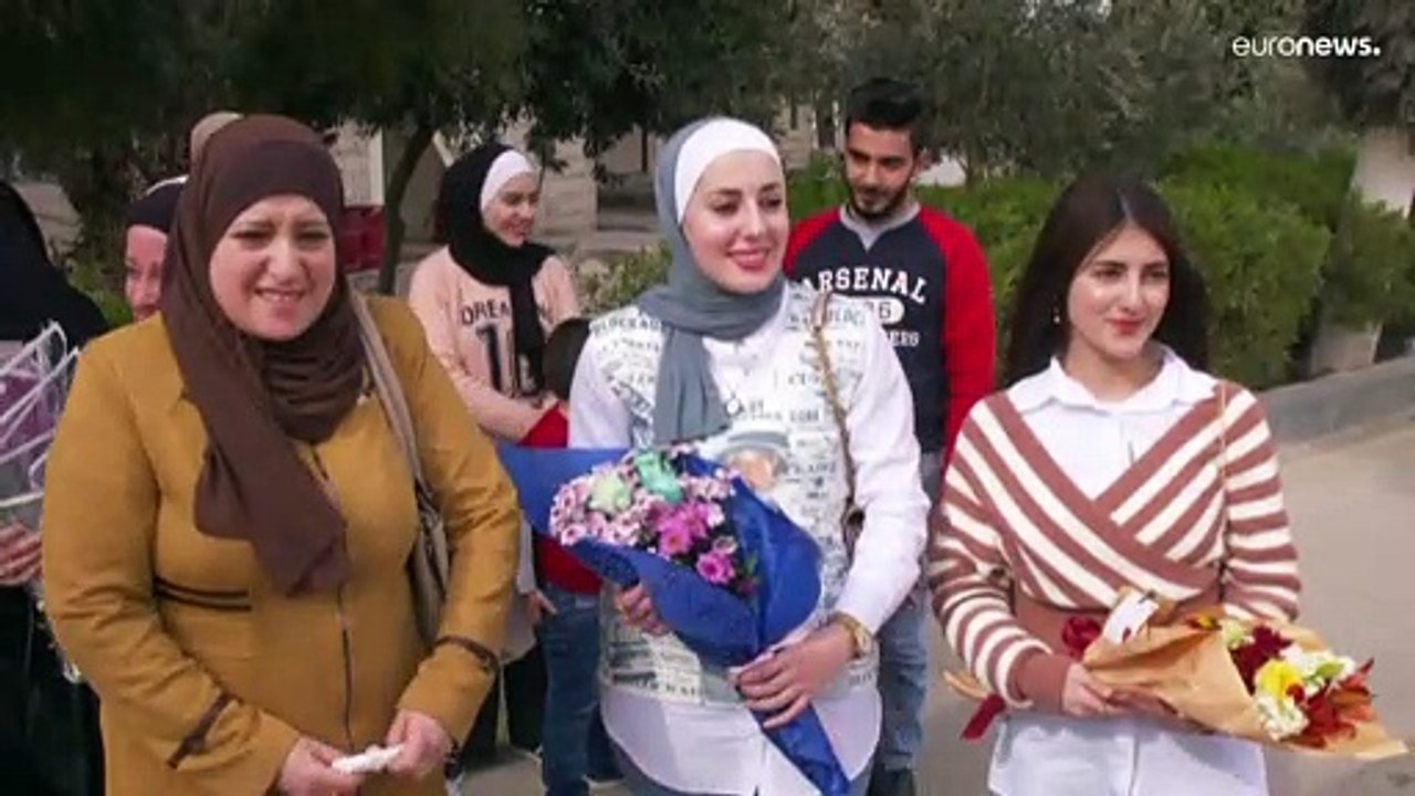 شاهد: وصول أول طائرة عسكرية تقل رعايا أردنيين م...