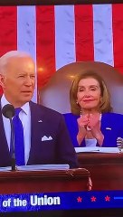 ¿Qué le ocurre a Nancy Pelosi?
