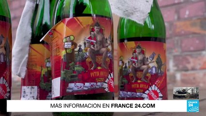 Civiles armados conforman la línea de defensa ucraniana ante la invasión rusa