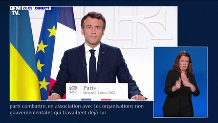 Emmanuel Macron sur les sanctions contre la Russie: "Notre croissance sera immanquablement affectée"