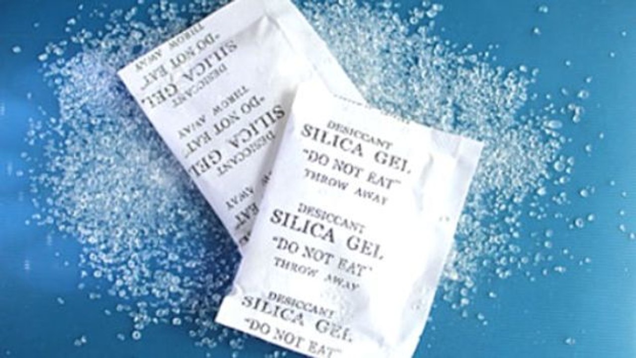 Silica-Gel in einer Verpackung gefunden? Bloß nicht wegschmeißen, es ist extrem praktisch