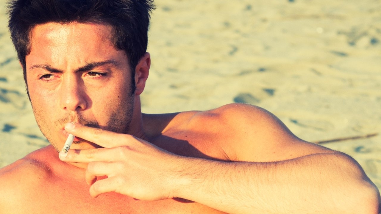 Sport: Das machen Zigaretten mit deiner Muskelmasse