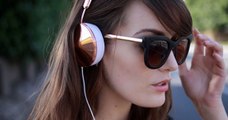 Here's how your headphone habit could be seriously damaging your hair