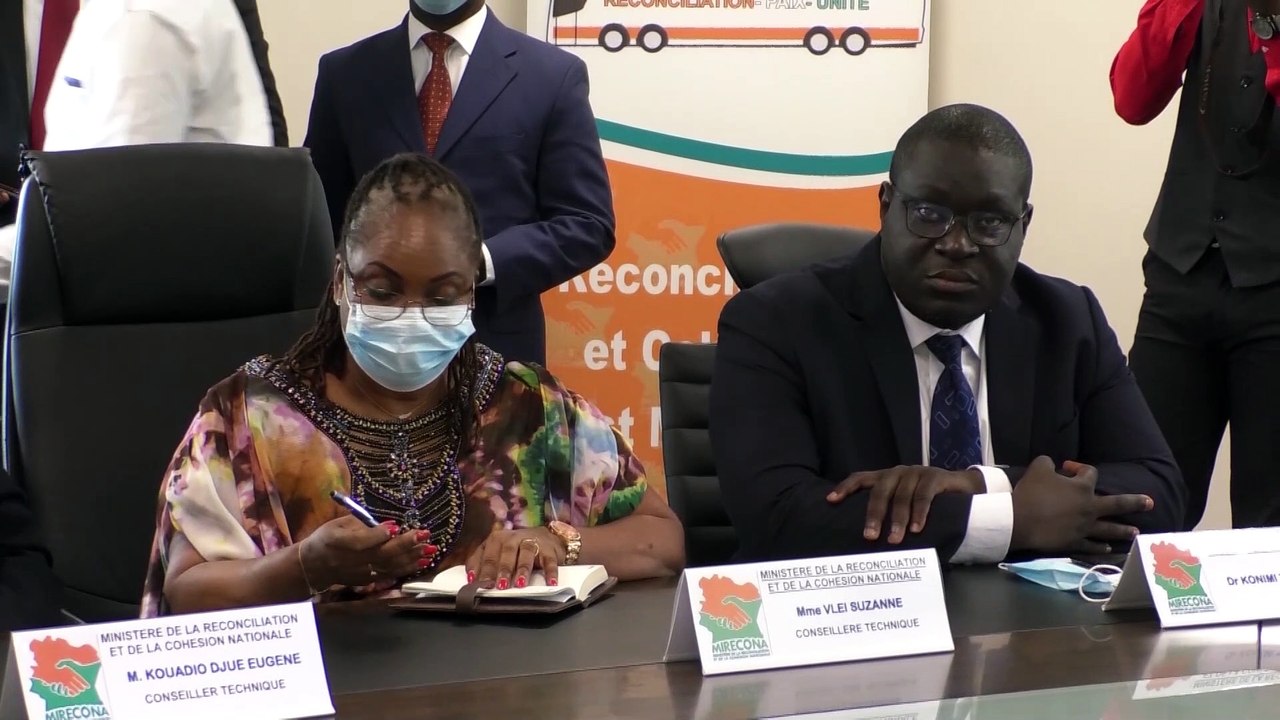 Cohésion sociale : le ministre Kouadio Konan Bertin échange avec les centrales syndicales