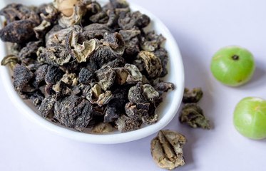 Shikakai: This miracle ingredient will help your hair grow longer and stronger