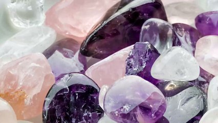 One woman discovered a rare crystal that looks exactly like fried chicken
