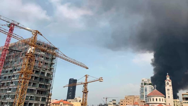 A huge fire erupted in Beirut just one month after the explosions (VIDEO)