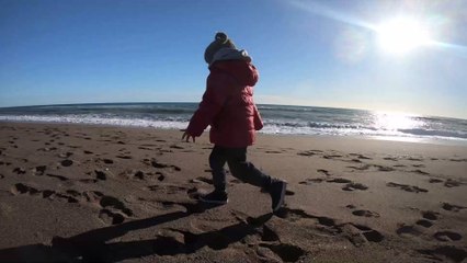 After his knee swelled up and turned black his mom cut open the wound to find something shocking
