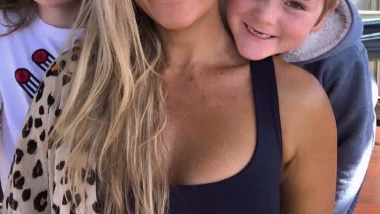 Junge Mutter nimmt die Hälfte ihres Gewichts ab, indem sie auf ein einziges Lebensmittel verzichtet