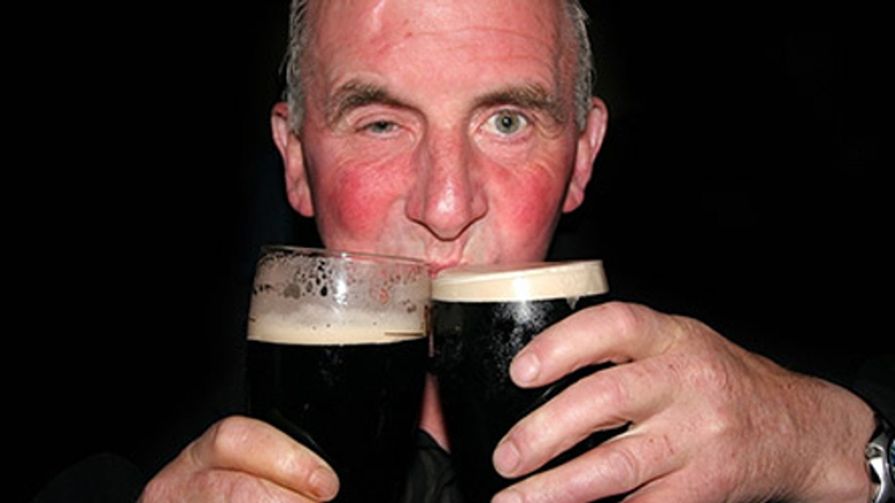 Dieses Problem haben Menschen, die beim Alkoholkonsum rot anlaufen