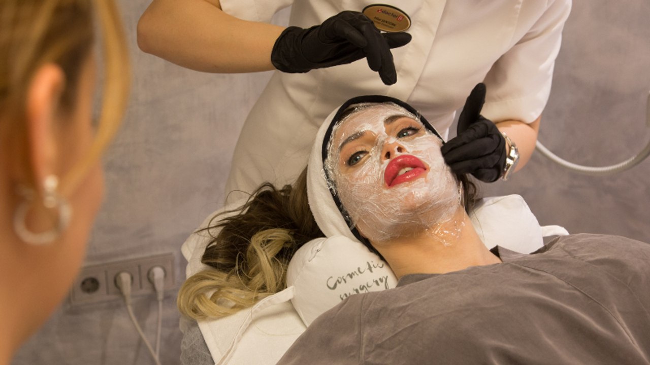 Pixee Fox will aussehen wie Barbie: Doch dann geht etwas furchtbar schief