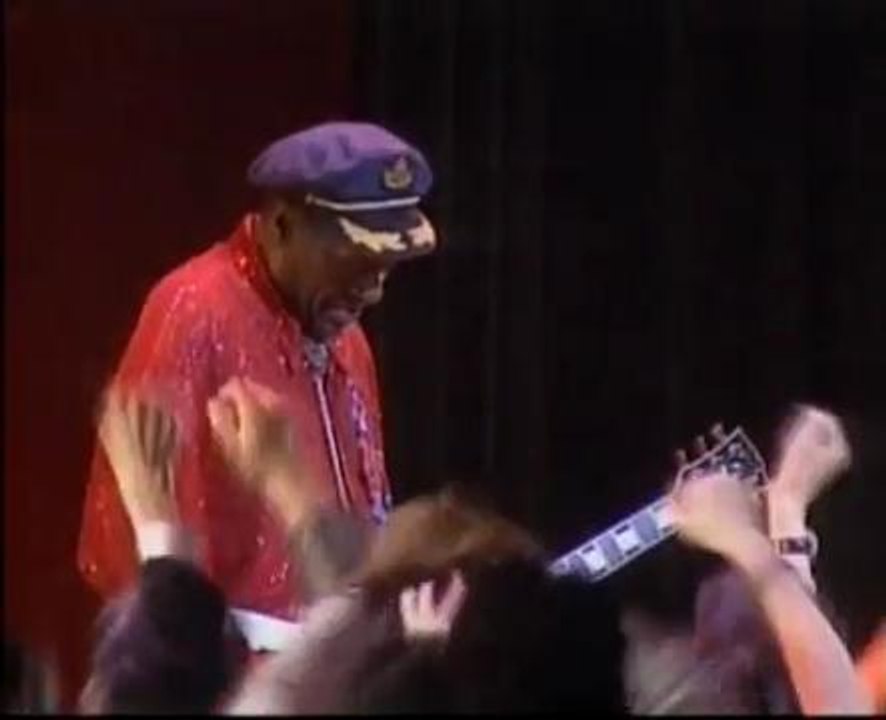 Pemain gitar ikonik Chuck Berry meninggal dunia