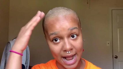 This influencer's hair started to fall out in the middle of a live stream