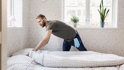After trying to do her a favour, he revealed something terrifying above his girlfriend's bed