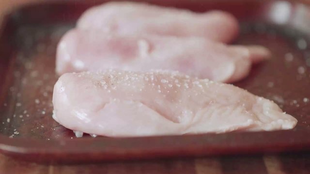 Weiße Streifen auf der Hühnerbrust: Das solltest du dabei beachten!