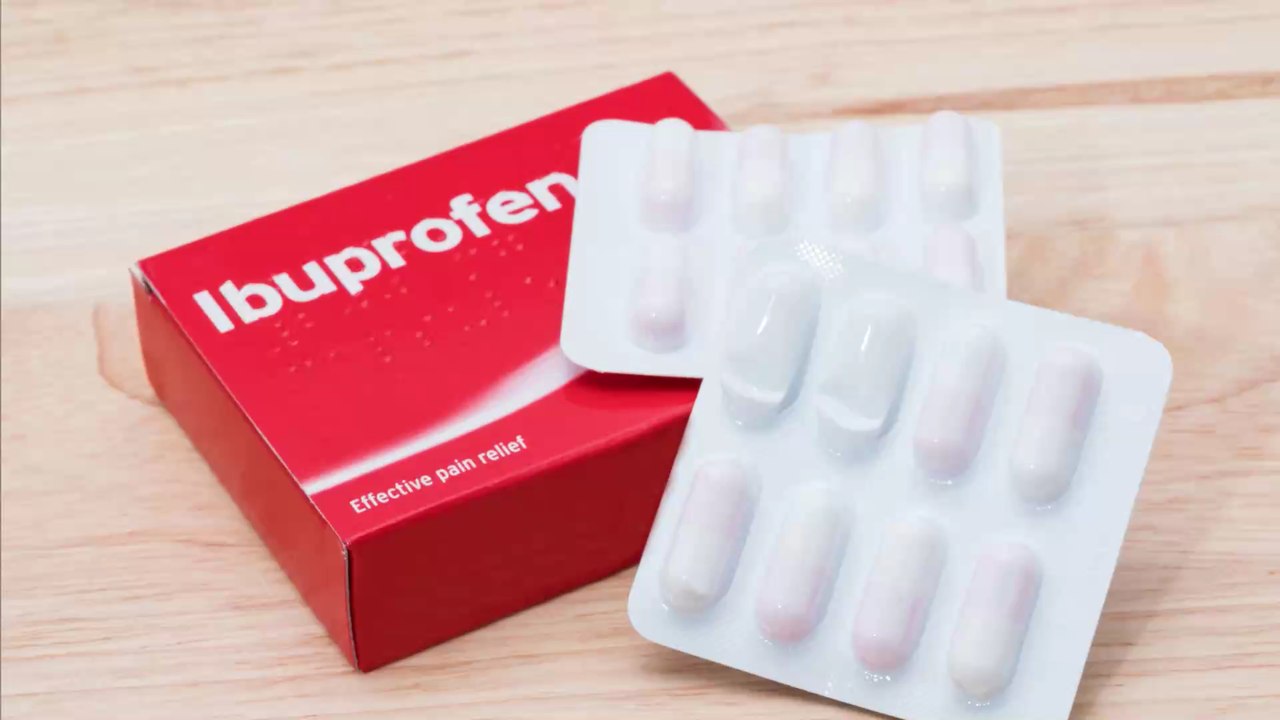 Ibuprofen: Expert:innen warnen vor gefährlicher Nebenwirkung für Männer