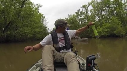 Angler will Fang einholen: Was da am Haken hängt, jagt ihm die Angst seines Lebens ein!