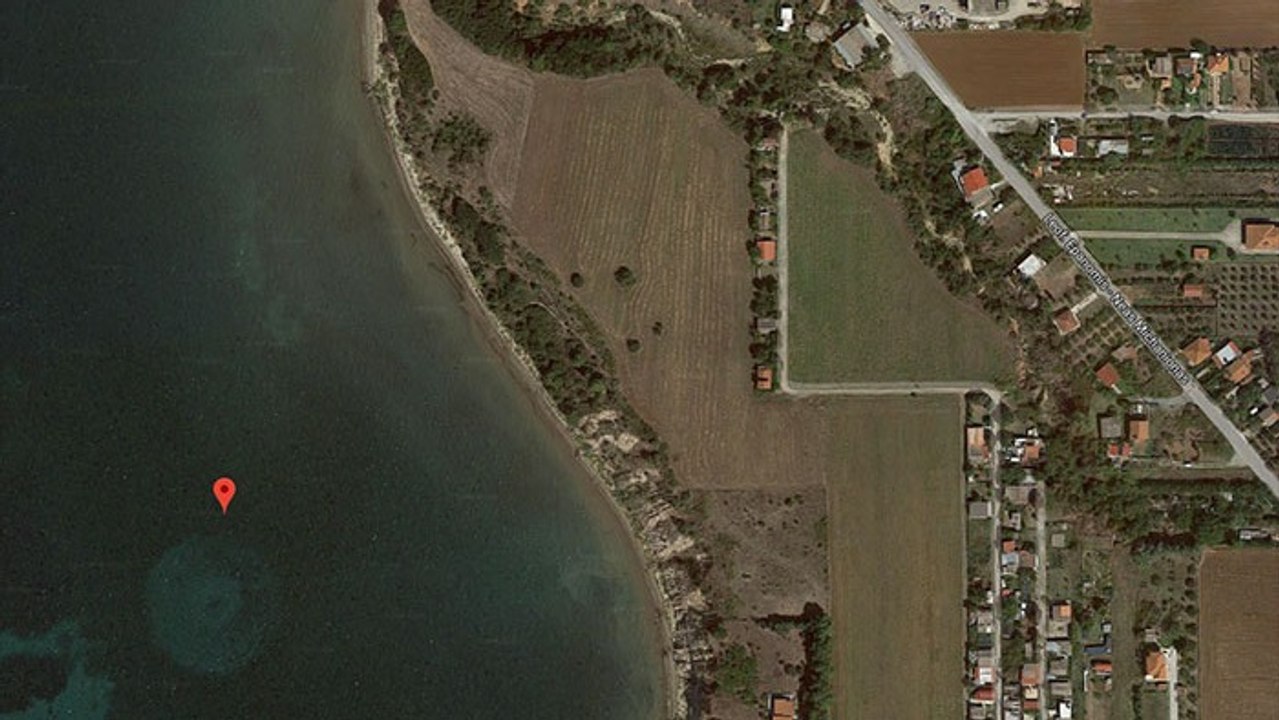 Google Maps: Seltsames Objekt vor griechischer Küste gibt Rätsel auf