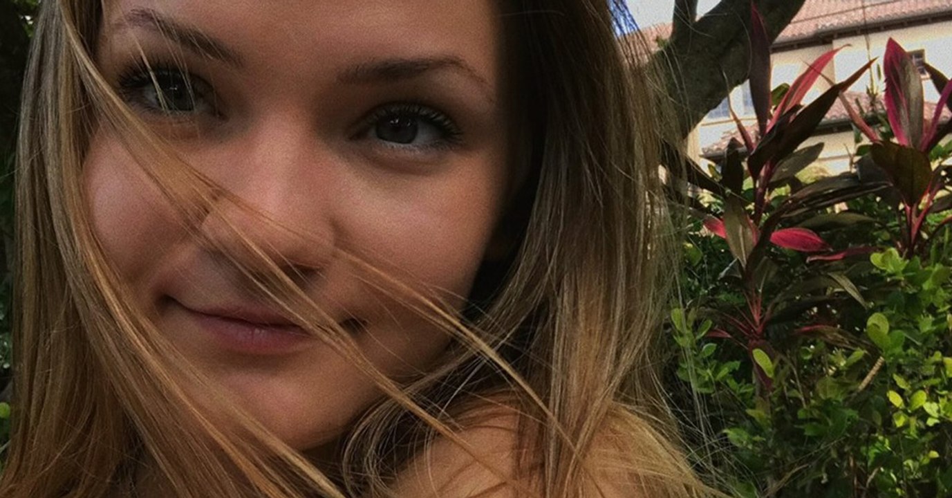 Weil sie die Jungs ablenkt: Lehrer demütigt Schülerin vor der gesamten Klasse