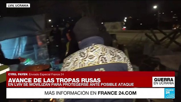 En Lviv, Ucrania, los civiles se movilizan para protegerse ante posible ataque ruso