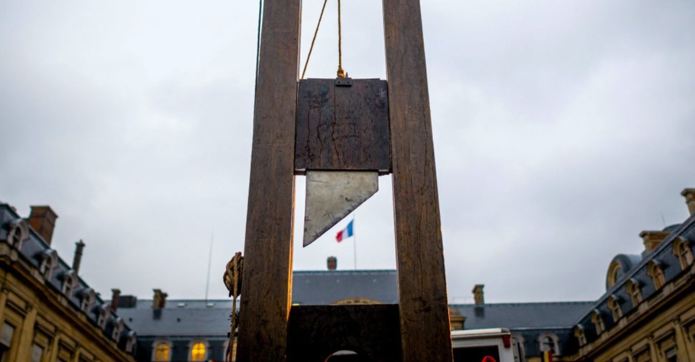 Guillotine: Darum läuft ihre Klinge spitz zu, obwohl sie ganz anders hätte aussehen sollen