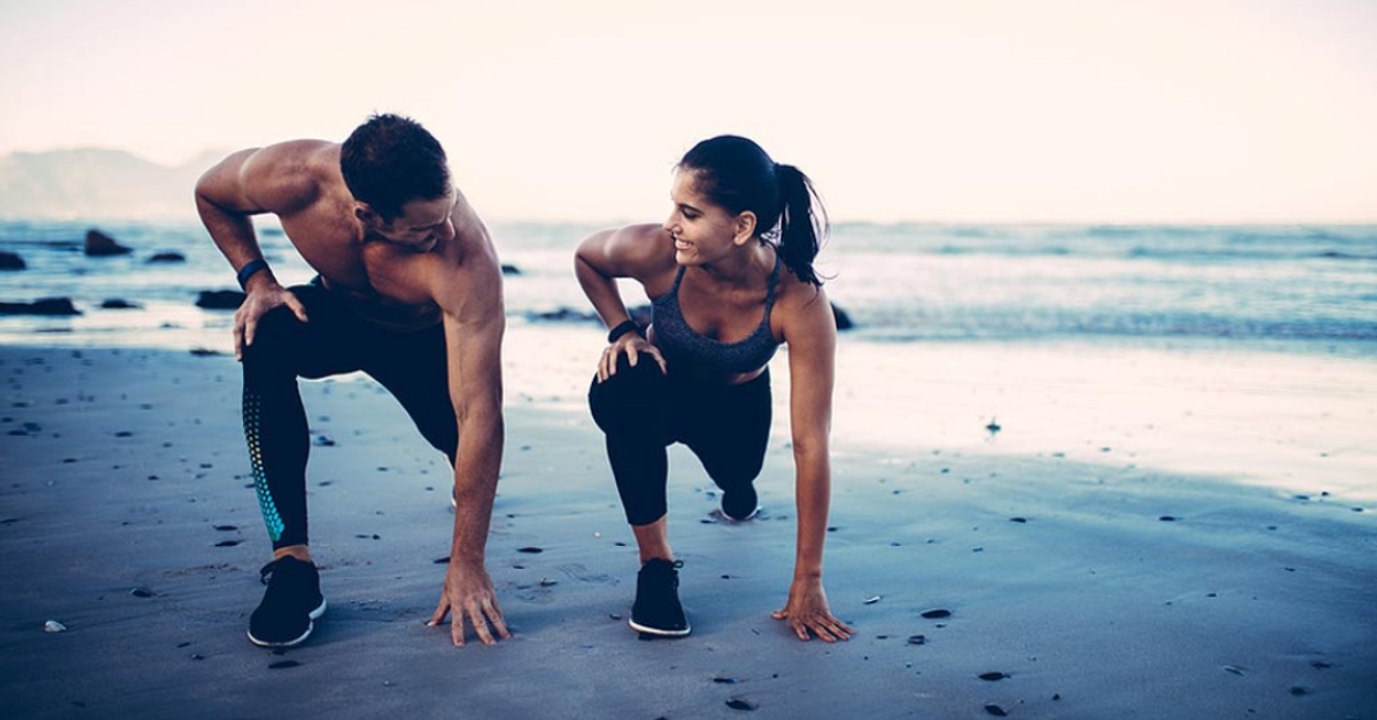 So verhinderst du, dass deine Muskeln im Urlaub verschwinden