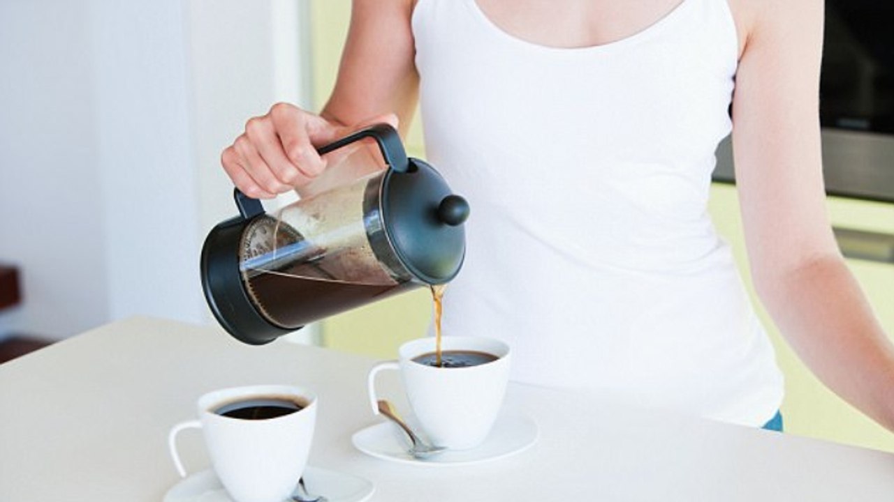 Kaffee und Körpergewicht: Das steckt hinter dem Mythos, Kaffee helfe beim Abnehmen