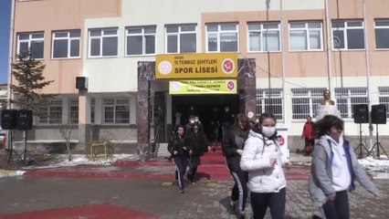 Okullarda deprem anı ve tahliye tatbikatı yapıldı