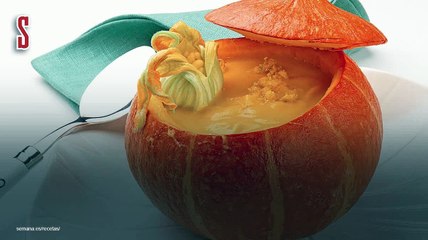 Vídeo Receta: Sopa de calabacitas con su flor