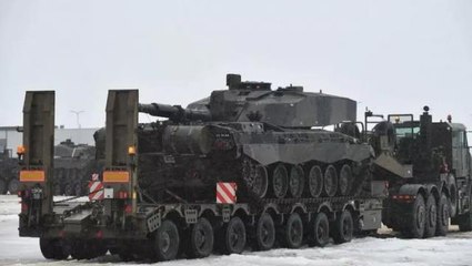 Boris Johnson verdiği sözü tuttu! İngiliz tanklar Ukrayna sınırında