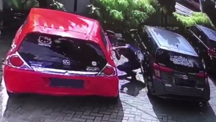 Modus Baru Pencurian Mobil di Palembang Terekam CCTV