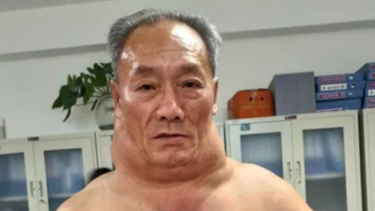 Seitdem er 13 Jahre alt ist, trinkt er täglich einen Liter Wein: So sieht sein Körper heute aus!