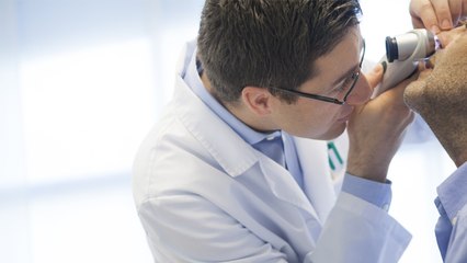 Diesem Mann wächst ein anderes Körperteil aus der Nase