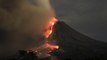 Toujours en éruption, le volcan Sinabung continue de cracher cendres et lave