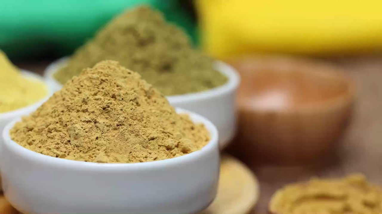 So färbst du deine Haare mit Henna richtig