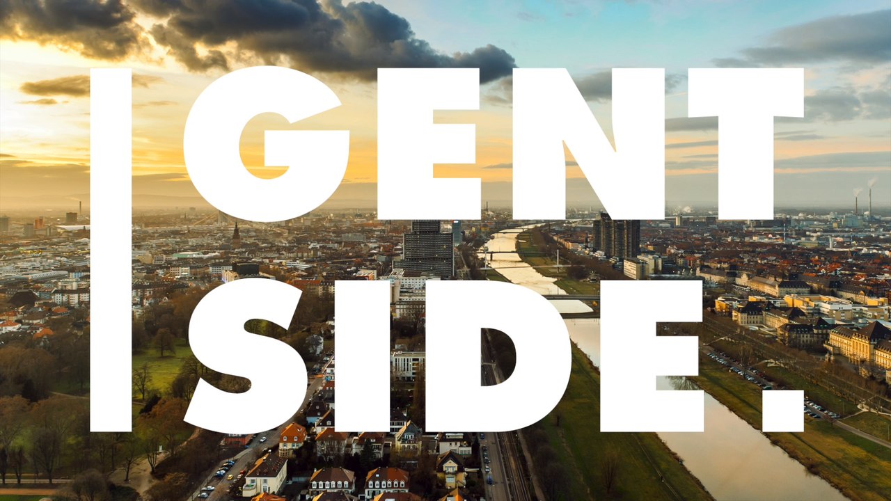 Unbekannte Fußballfans quälen hilfloses Wesen, um Gegner zu verhöhnen