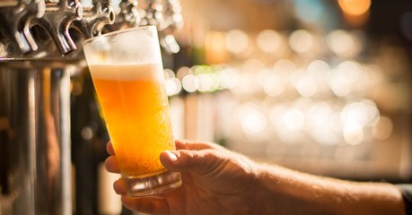 Forschung: Dieses alkoholische Getränk wirkt besser gegen Schmerzen als Paracetamol