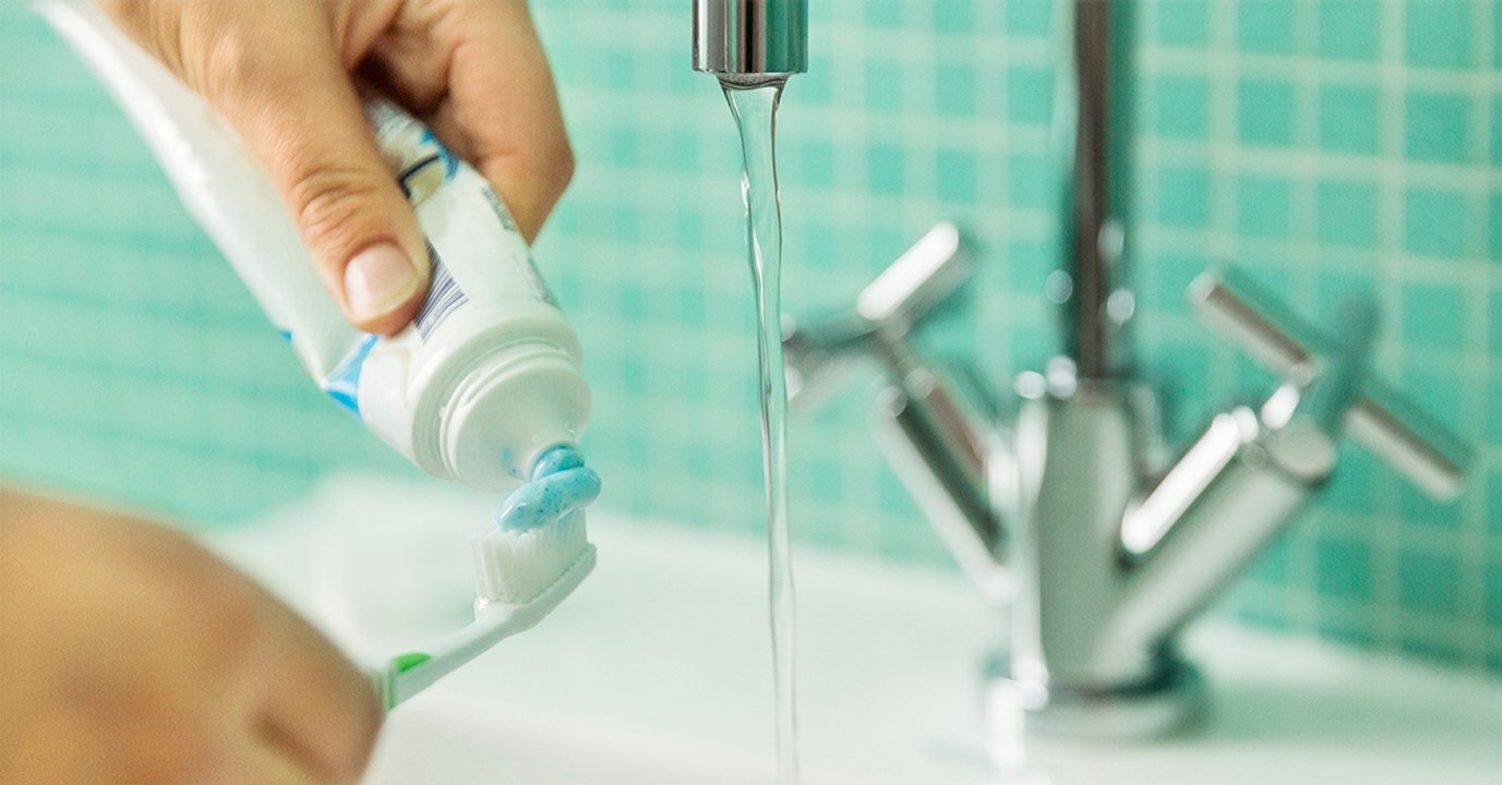 Gefährliche Substanz in Zahnpasta entdeckt: Und es ist nicht Fluorid!