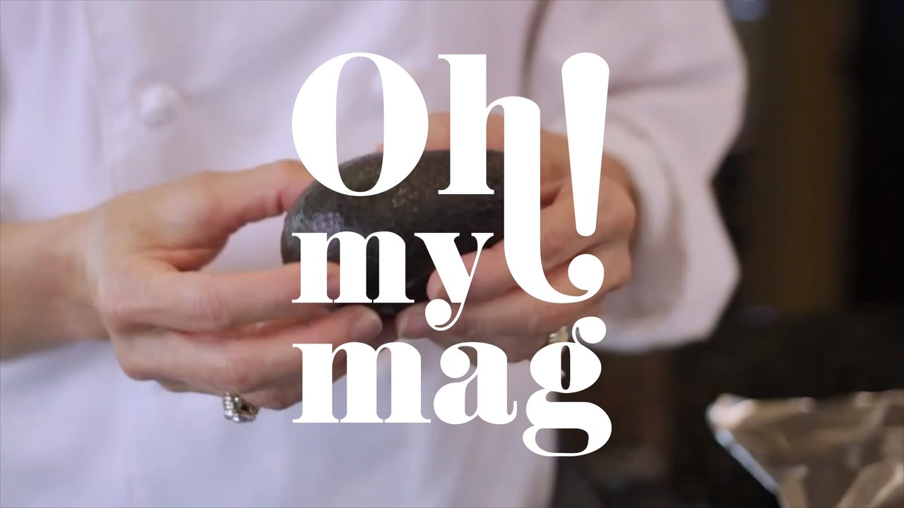 Sie sticht Zahnstocher in ihre Avocado: Der Effekt ist genial!