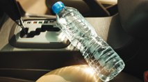 PET-Flaschen im Auto liegen lassen: Deshalb sind sie eine Gefahr für die Gesundheit