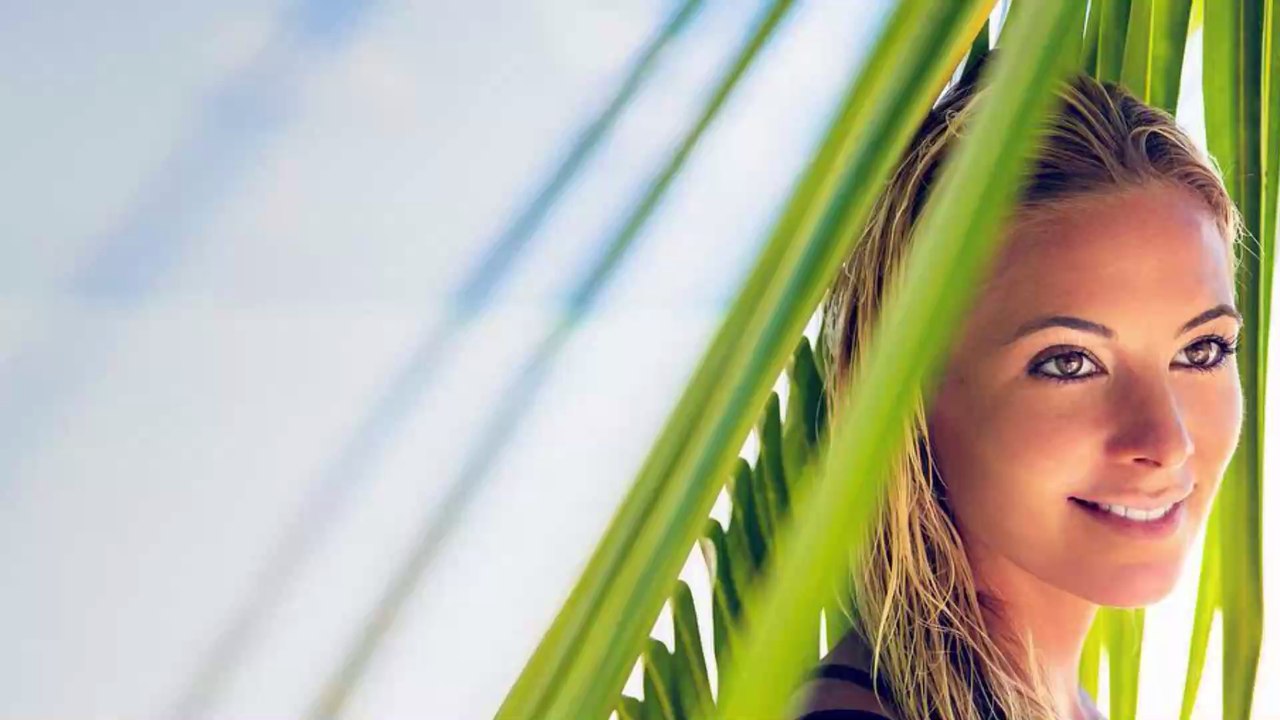 Gänsehauteffekt: Taucher filmen sich, wie sie mit einem riesigen weißen Hai schwimmen