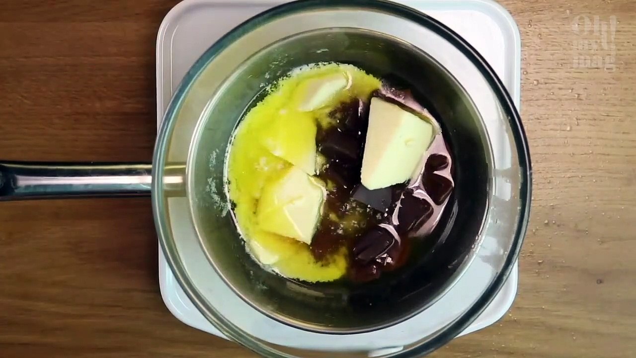 So gelingt dir ein super saftiger, glutenfreier Schokokuchen