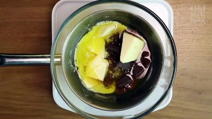 So gelingt dir ein super saftiger, glutenfreier Schokokuchen