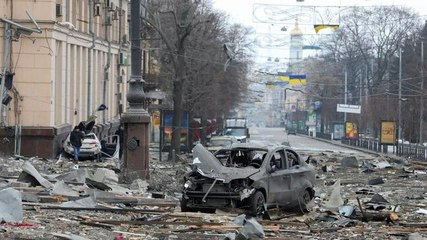 Video herunterladen: Multiple blasts rock Kyiv, haunting images of Russia-Ukraine war, Russia pick Viktor Yanukovych for Ukraine president after war, more