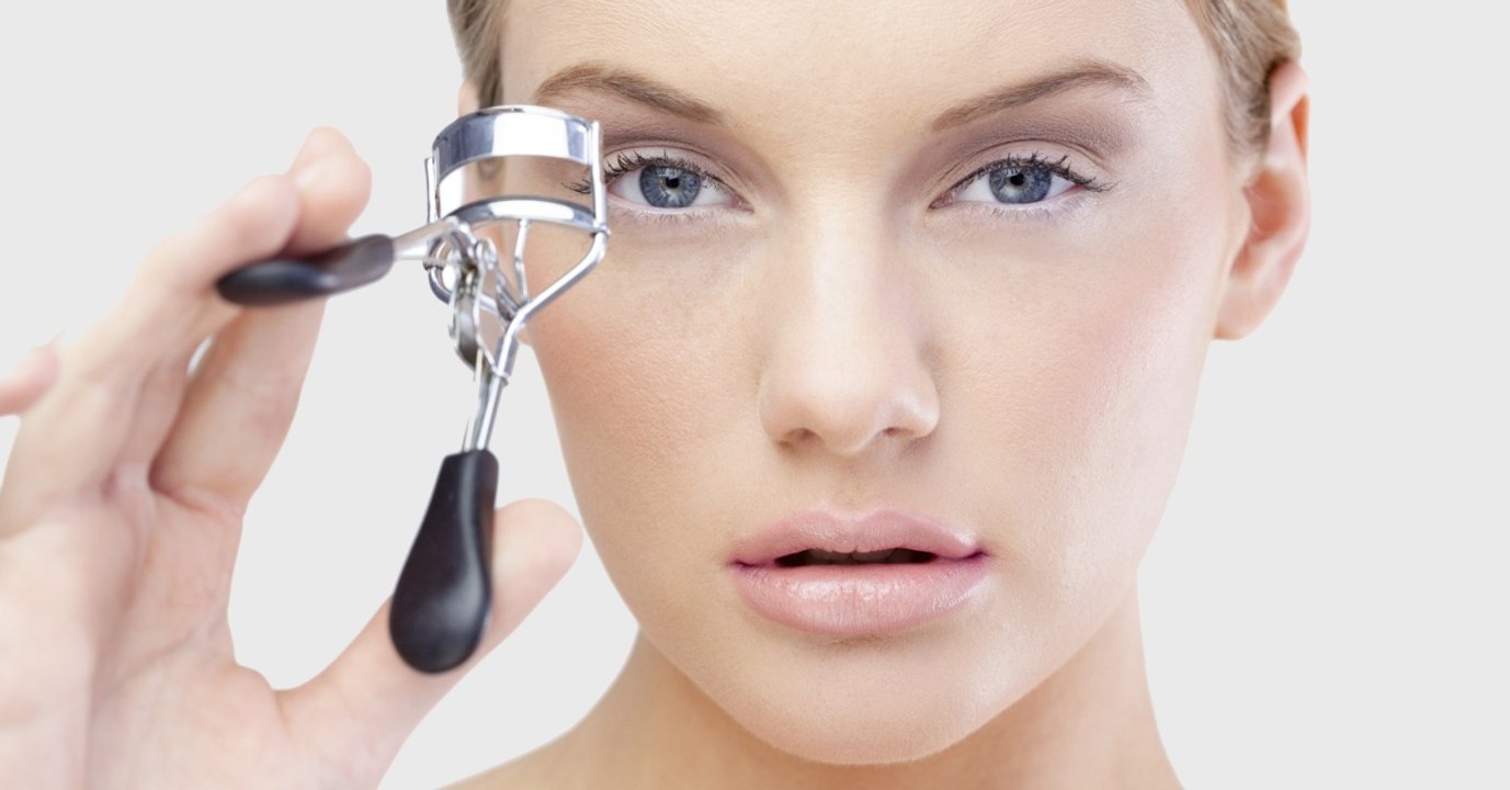 Wimpernzange: Dieses Beauty-Utensil könnt ihr vielseitig einsetzen