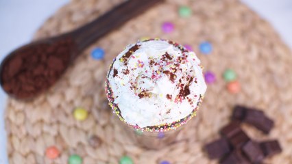 Naschkatzen aufgepasst: Mit unserem Schlemmer-Cocktail könnt ihr so richtig lecker sündigen!