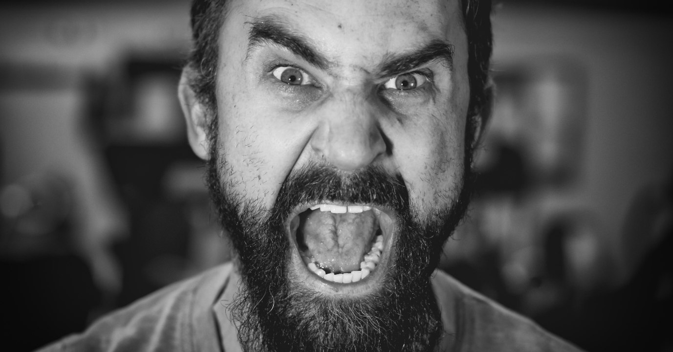 'Warum stirbst du nicht?!' - Schreie aus Haus rufen Polizei auf den Plan