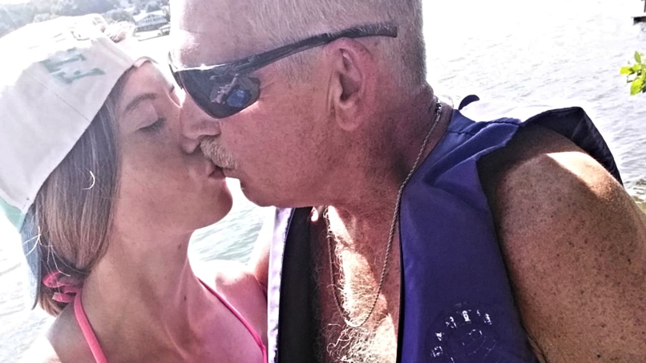Er ist 62, sie 19: Die Reaktion ihrer Familie ist unfassbar